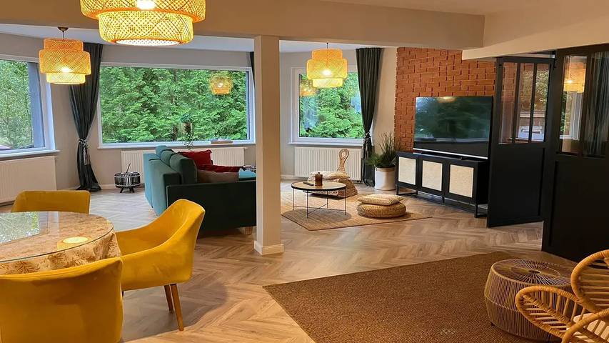 Apartament wakacyjny dla 9 osób, z balkon i ogród oraz sauna i jacuzzi w Stężyca