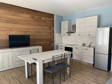 Gîte pour 3 personnes, avec terrasse et vue, animaux acceptés à Paesana