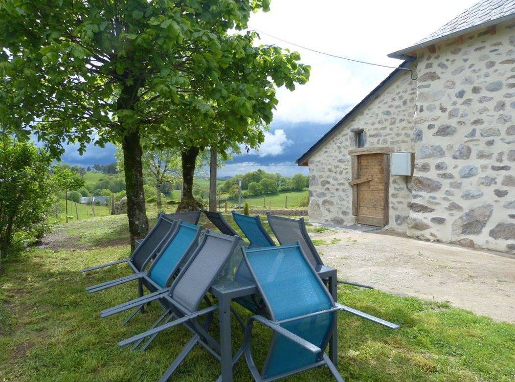 Gîte des Monts et Lacs 8 personnes in Champs-sur-Tarentaine-Marchal, Parc naturel régional des Volcans d'Auvergne