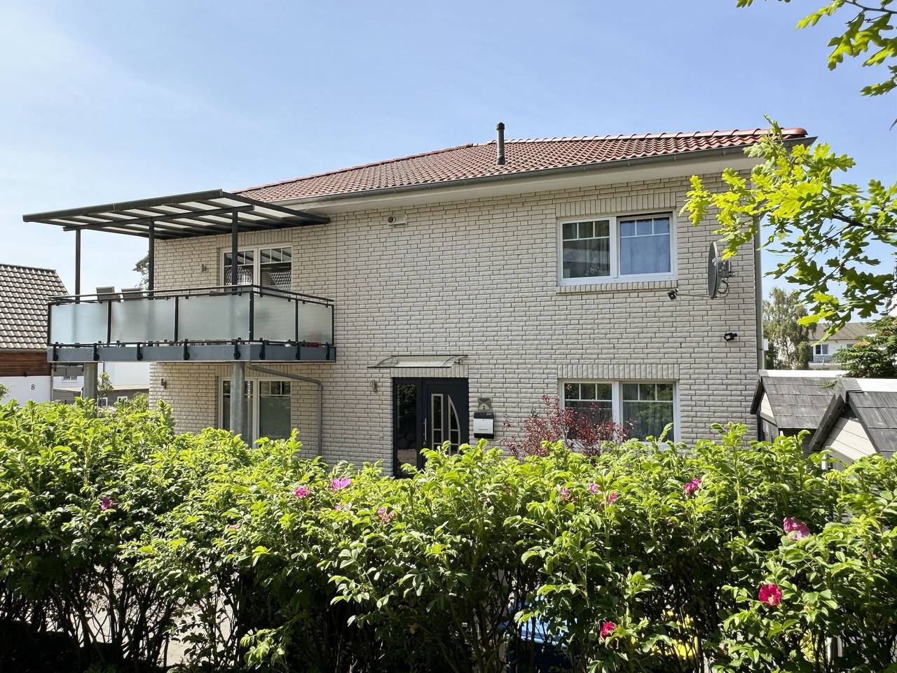 Ganze Ferienwohnung, Villa Gina mit 2 exklusiven Wohnungen - Villa Gina Whg 01 mit Terrasse (Süd) in Sellin, Rügen