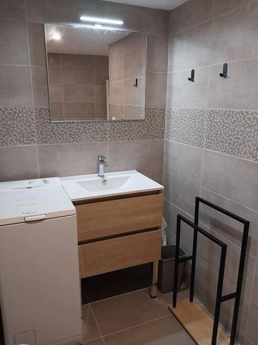 Location de vacances pour 6 personnes, avec vue et jardin à Sanilhac-Sagriès - 4