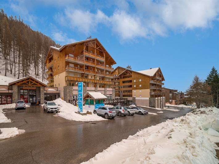 Location de vacances pour 5 personnes, avec balcon et piscine, adapté aux familles à Allos