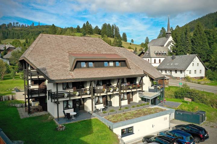 Vakantiewoning voor 2 personen, with Balkon/Terras and Whirlpool as well as Terras and Tuin in Todtnau