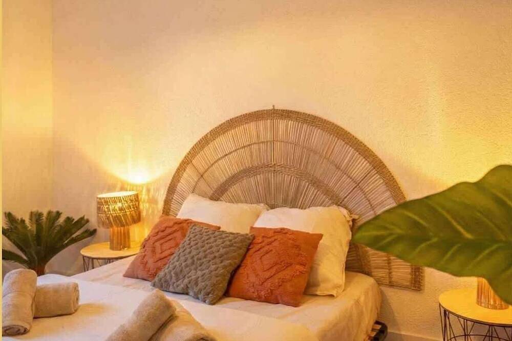 Entire apartment, L'Amara I T1 I Gaillard in Gaillard, Saint-Julien-en-Genevois region