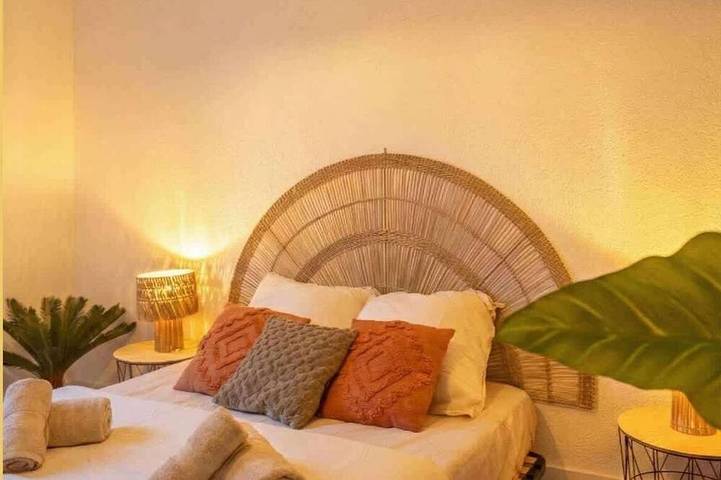 Entire apartment, L'Amara I T1 I Gaillard in Gaillard, Saint-Julien-en-Genevois region