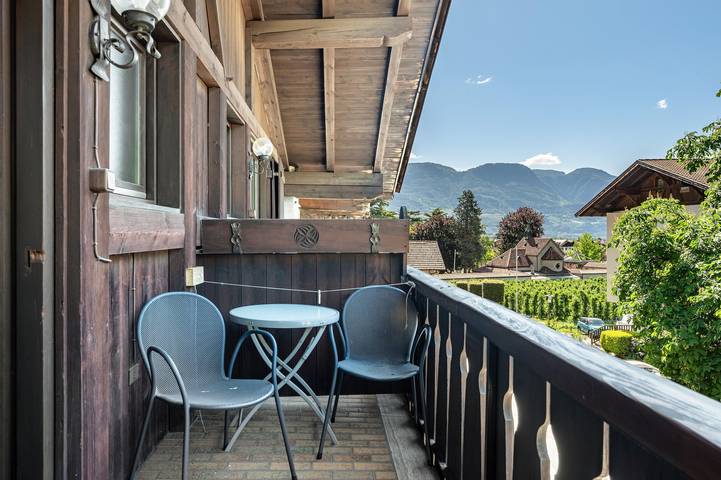 Appartamento per 2 persone, con balcone e giardino, con animali domestici a Lagundo