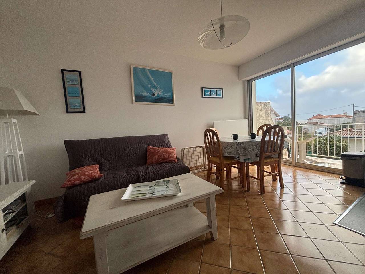 Ganze Wohnung, Charmante T3-Wohnung mit Terrasse und Parkplatz in Royan in Vaux-sur-Mer, Côte de Beauté