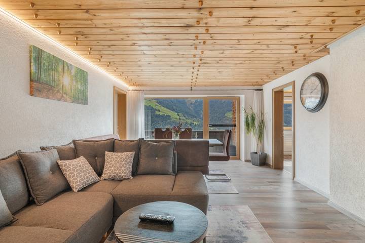 Apartment 'Hus Obergrecht' with Mountain View, Balcony and Wi-Fi