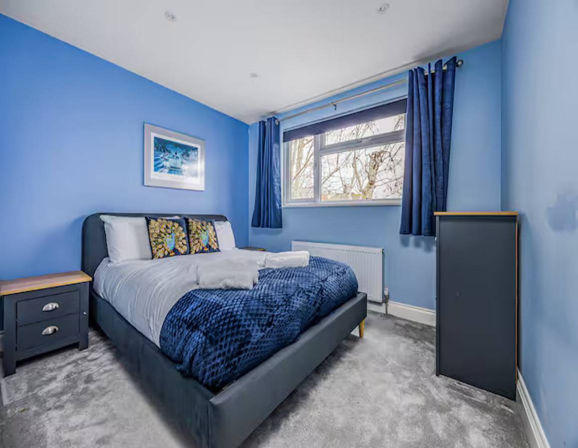 Gorgeous Family Home with Garden - Pass the Keys in Chichester, West Sussex