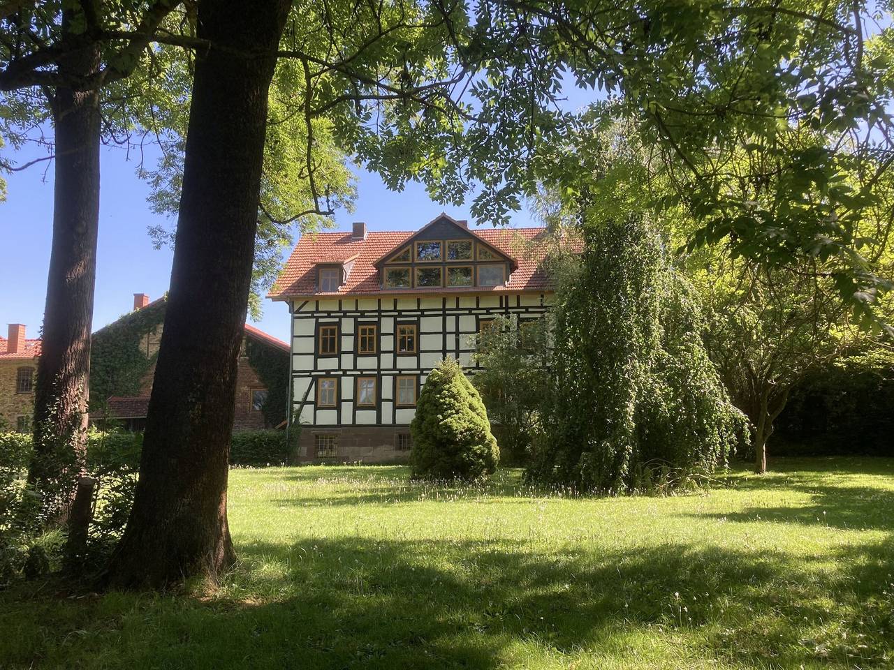 Ganze Wohnung, Ferienwohnung 'Kamineiche' mit privatem Garten und Wi-Fi in Hofgeismar, Hessisches Bergland