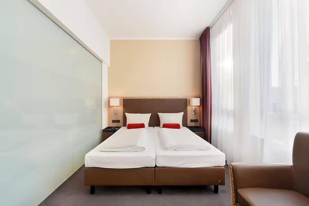 Quiet, Inviting Room Perfect for Business Travelers Seeking Easy Metro Access in Sendling München, München