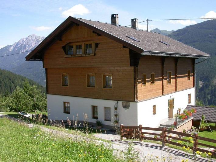 Ferienwohnung für 6 Personen, mit Balkon und Garten sowie Sauna und Ausblick in Lesachtal