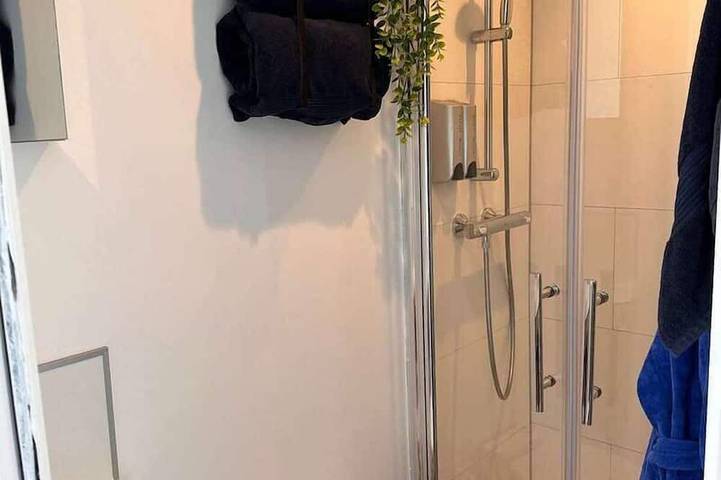 Péniche pour 7 personnes, avec jacuzzi à Mareuil-sur-Ay - 4