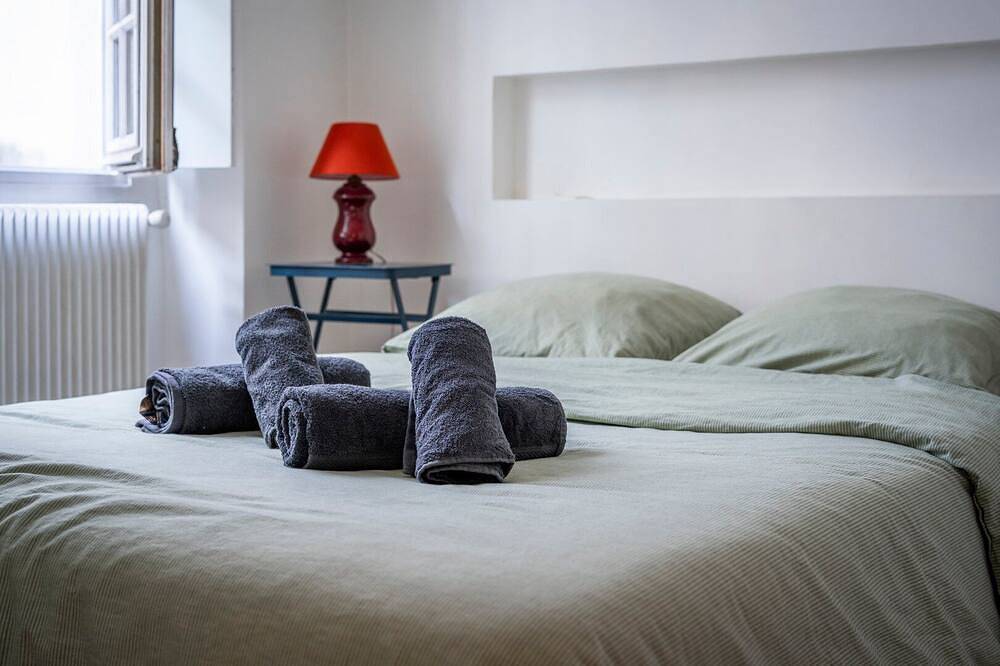 Entire apartment, Haven of Peace in the Heart Paris with Notre-Dame in Paris, Ile de France