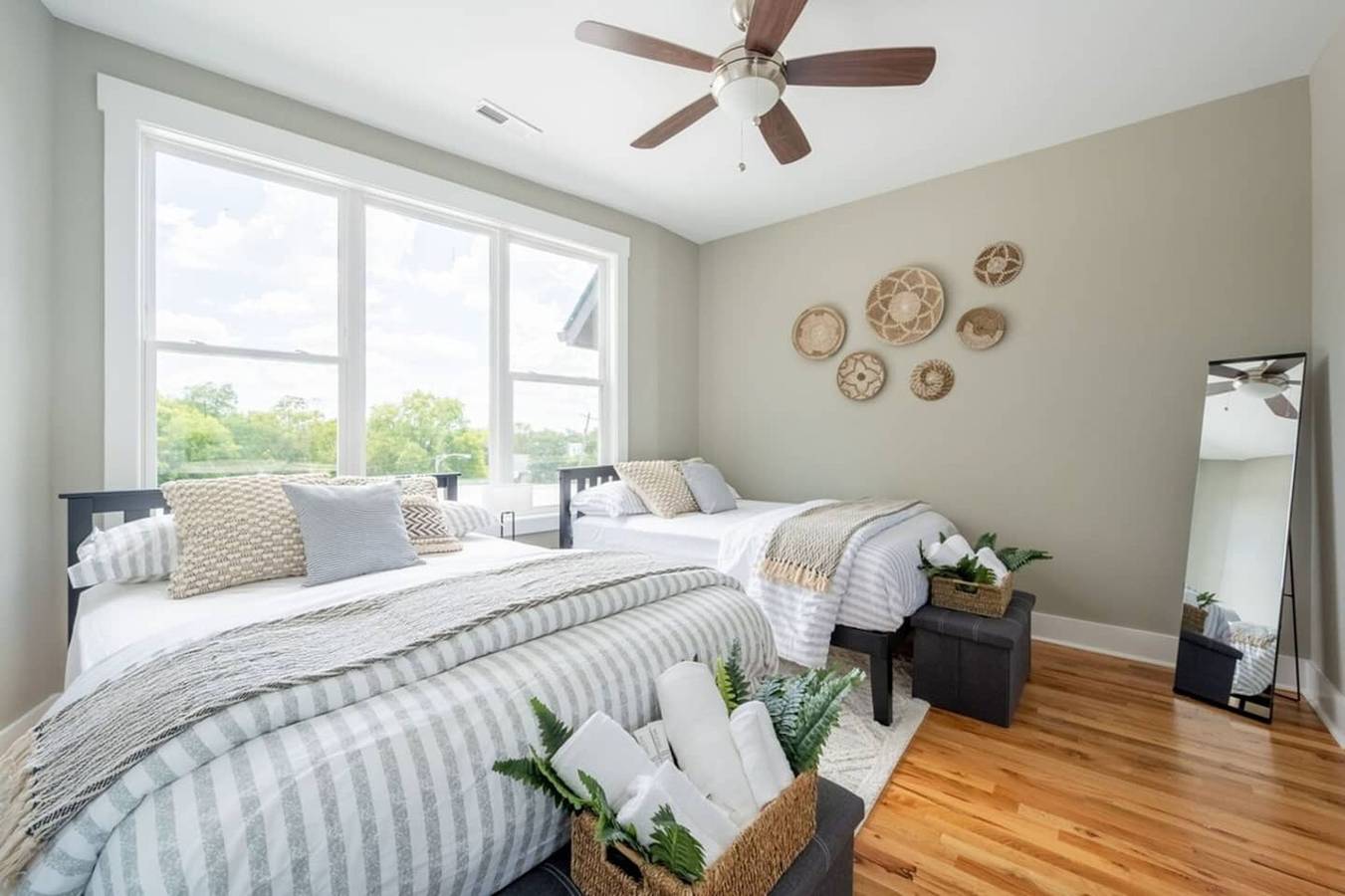 Entire apartment, 10 Min to Dt - Rooftop, Garage, Firepit, W&D in Nashville, Tennessee