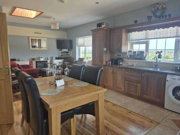 Cottage für 5 Personen, mit Terrasse und Garten, kinderfreundlich in Irland