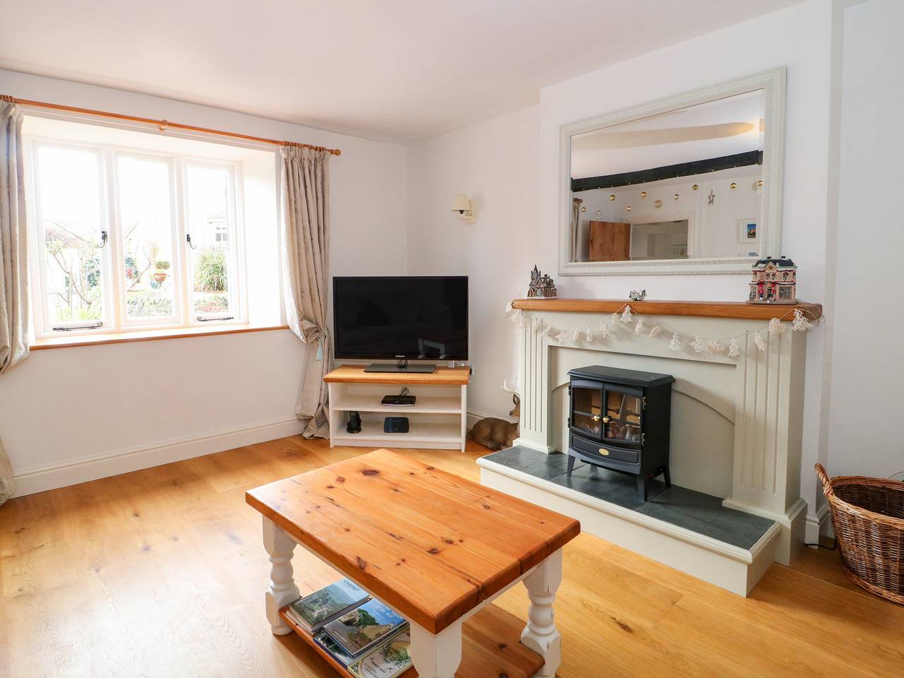 Greenham Cottage in Norton Sub Hamdon, Somerset