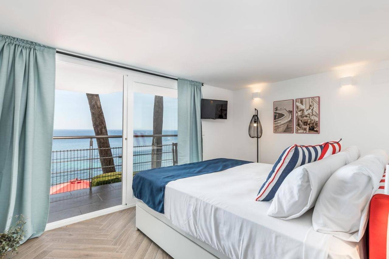 Alojamiento y desayuno para 2 personas con vistas in Platja de la Solsida (Altea), Altea