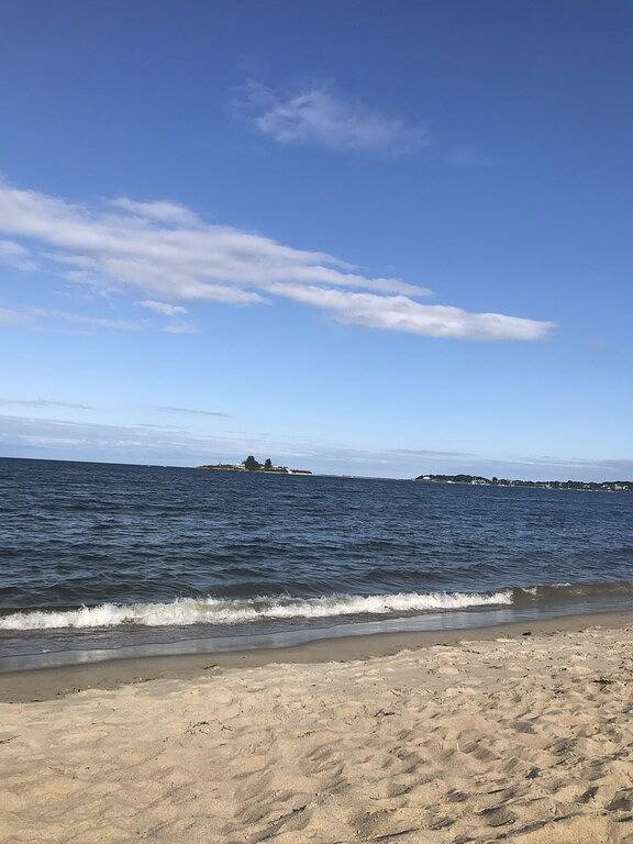 Why rent a Hotel when you can have a whole House!! in Biddeford, York County