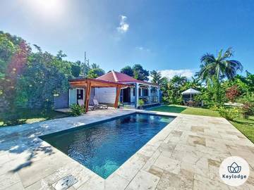 Gîte pour 4 personnes, avec jardin ainsi que piscine et vue dans Grands-Bois