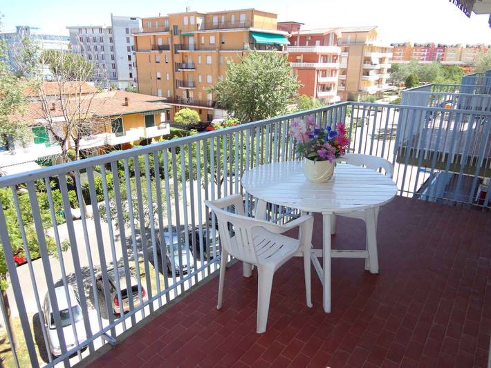 Ferienwohnung für 5 Personen, mit Balkon in Porto Santa Margherita - 2