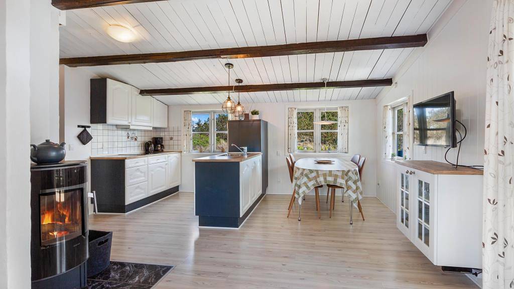 Hyggeliges Ferienhaus mit Sauna und geschlossener Terrasse in Bjerregård, Holmsland Klit