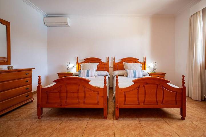 Grande Maison Confortable Avec Piscine, Barbecue, Billard, Ping-Pong; Seulement 2Km De La Ville D'Ibiza Et De La Plage in Sant Jordi de ses Salines, Sant Josep de sa Talaia