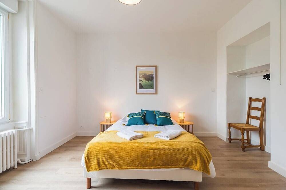 Appartement entier, Appartement avec veranda et 3 chambres, Guingamp in Guingamp, Région de Guingamp