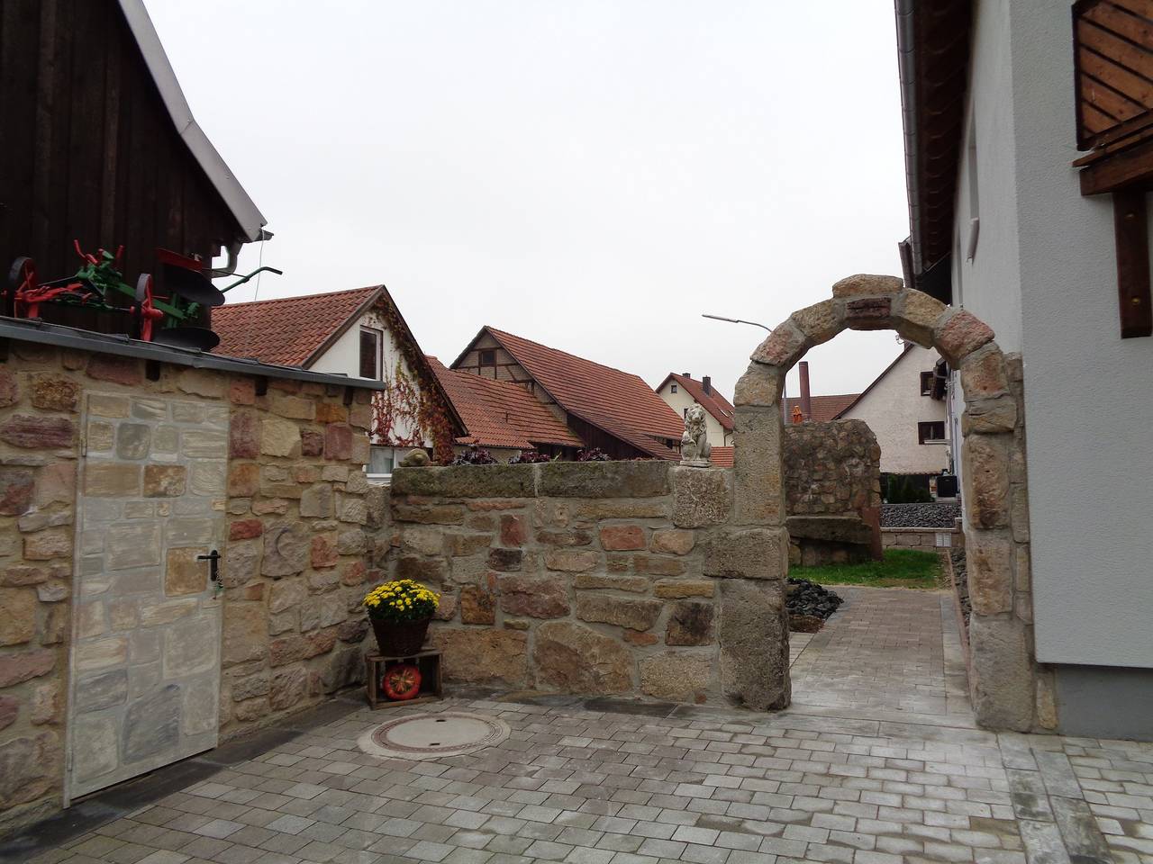 Ganze Wohnung, Ferienhaus „Zur kleinen Kneipe“ - Ferienhaus (80qm) mit Kaminofen und Terrasse in Fladungen, Rhön-Bayern