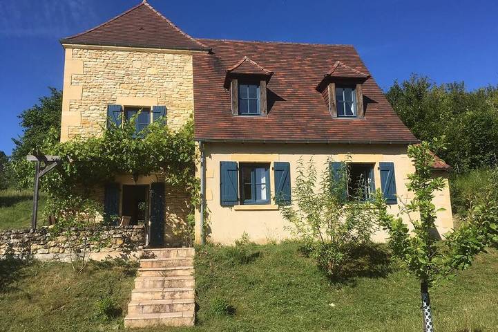 Location de vacances pour 6 personnes, avec piscine et jardin à Plazac