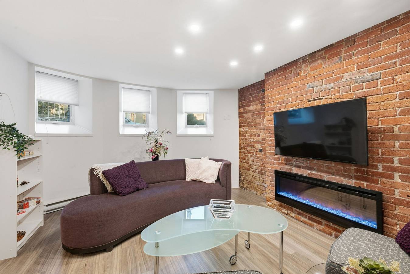 Apartamento inteiro, Modern Heritage Apartment in the Heart of Halifax in Downtown Halifax, Halifax (desambiguação)