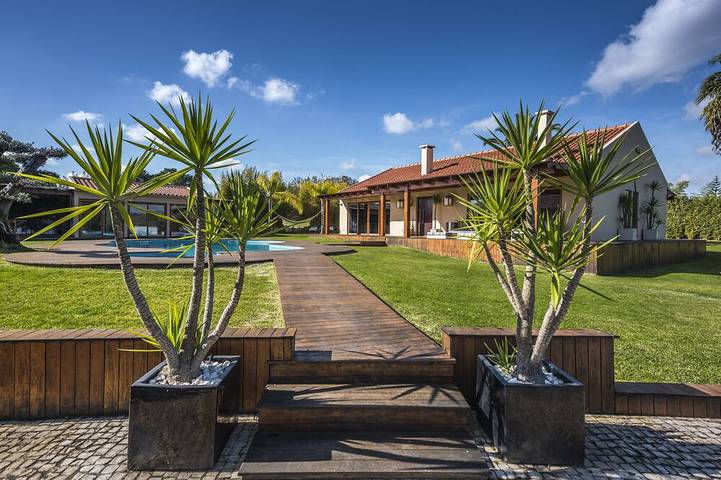 Location de vacances pour 12 personnes, avec jardin dans Fernão Ferro