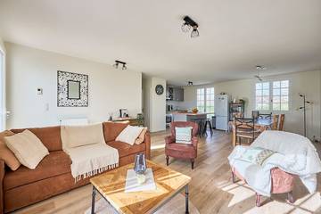 Gîte pour 6 personnes, avec jardin à Graye-sur-Mer