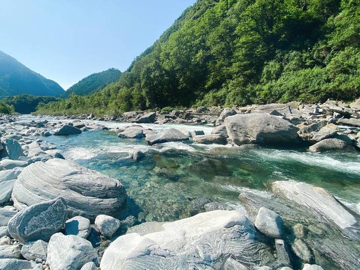Camping pour 4 personnes, avec jardin ainsi que bassin pour enfant et piscine en Suisse - 2