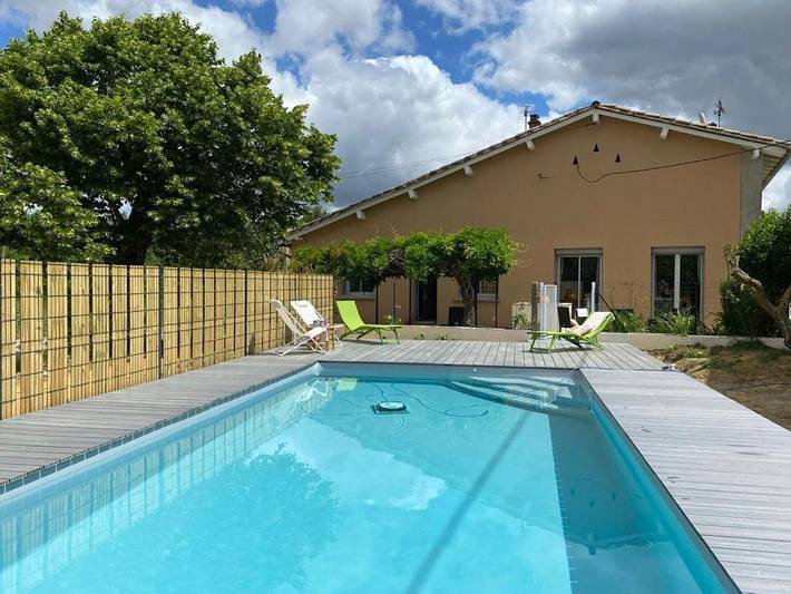 Location de vacances pour 9 personnes, avec piscine et vue ainsi que jardin et terrasse à Beaumont-de-Lomagne - 2