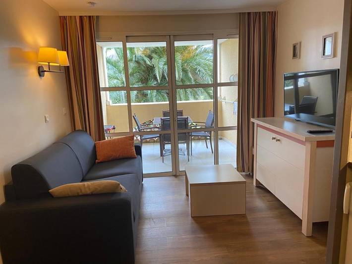 Gîte pour 4 personnes, avec piscine ainsi que terrasse et vue dans Agay - 4