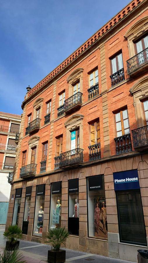 Gîte pour 4 personnes, avec balcon à Linares - 2