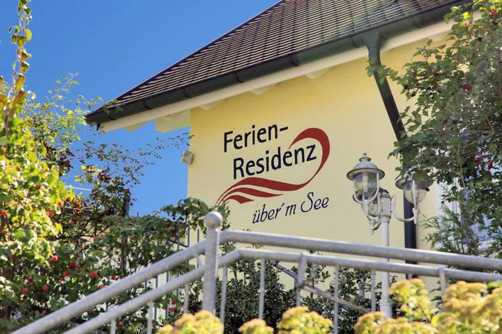Ferienwohnung für 3 Personen, mit Balkon und Terrasse sowie Garten und Ausblick in Hagnau am Bodensee