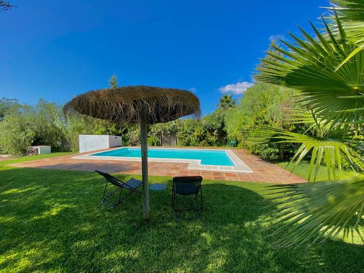 Chalet para 5 personas, con piscina además de vistas y jardín en Barbate