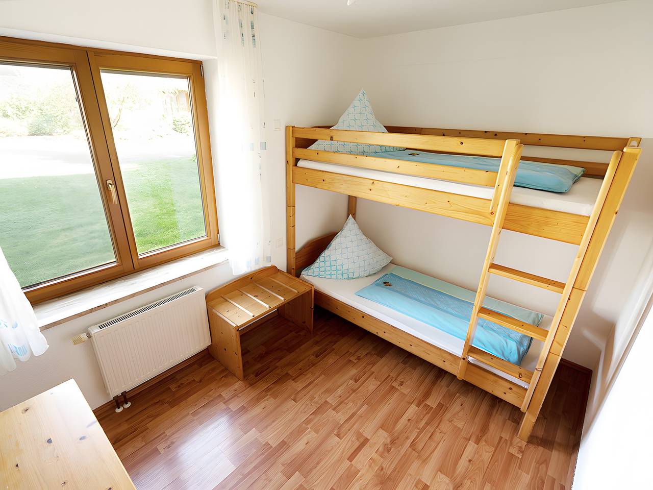 Ganze Wohnung, Ferienwohnung 'Himmelreich' mit Privatterrasse, Gemeinschaftsgarten und Wi-Fi in Börslingen, Alb-Donau-Kreis