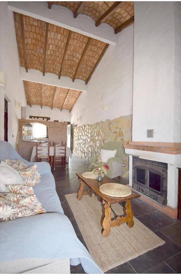 Casa rural para 4 personas, con jardín además de terraza y vistas, Se admiten mascotas en Tentudía - 3