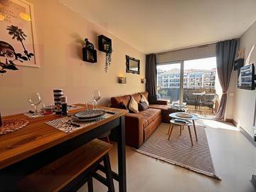 Gîte pour 2 personnes, avec balcon et piscine dans Office De Tourisme Cannes La Bocca