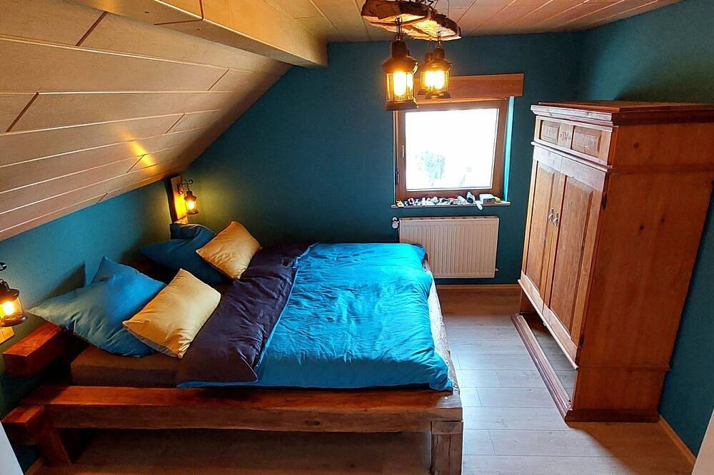 Ganze Wohnung, Gemütliche Dachgeschosswohnung im Schwarzwald in Calw, Nordschwarzwald