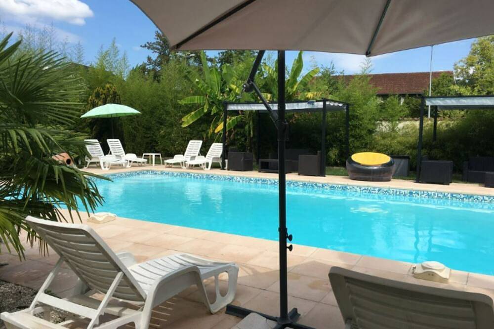 Ganze Wohnung, Appartement T1 N°4 Avec Piscine in Souillac, Lot