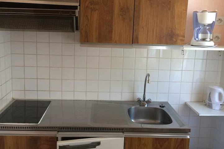 Appartement entier, Beau studio avec deux lits fait pour votre arrivée in Néris-les-Bains, Région de Montluçon