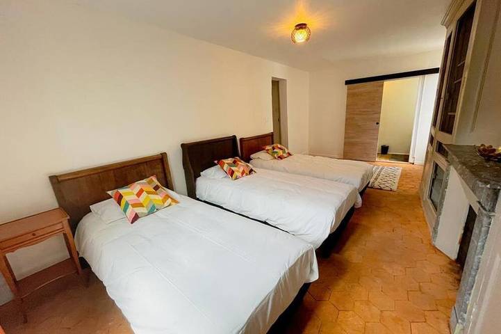 Gîte pour 15 personnes, avec Jacuzzi ainsi que Terrasse et Jardin à Château-Renault - 3