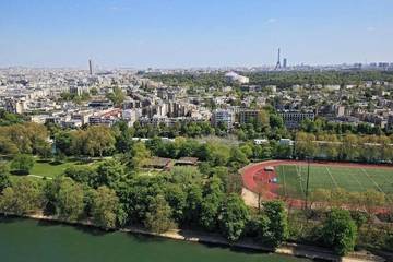 Gîte pour 8 personnes, avec balcon et jardin, animaux acceptés à Suresnes