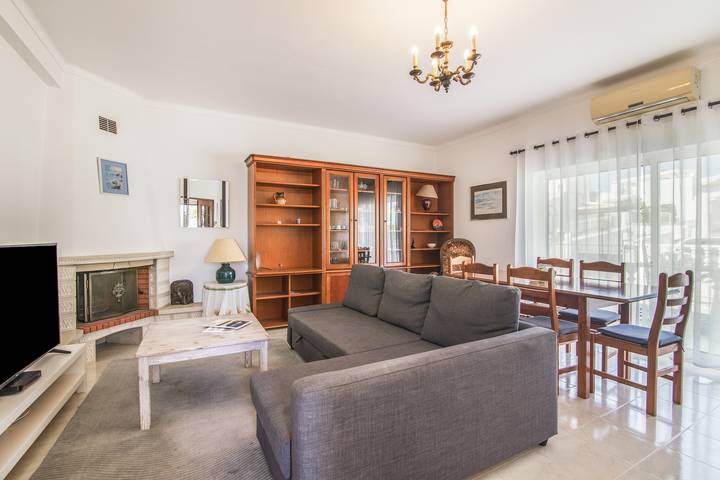 Villa „Alcaria Grand House“ mit privater Terrasse, WLAN und Klimaanlage in Altura, Faro Distrikt