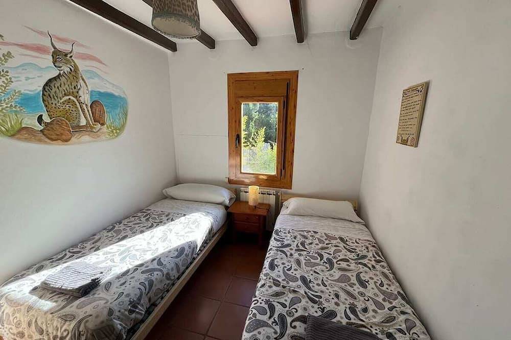 Niu House – Private / Near Bcn |  Pool | Nature | Perfect for Families & Groups in Vallgorguina, Provincia de Barcelona