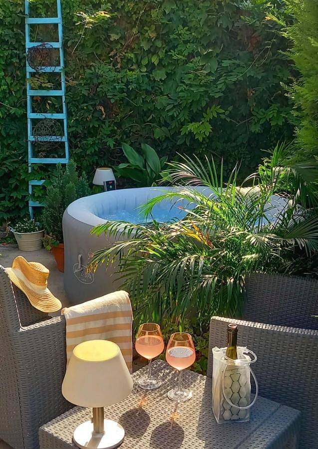 Bed and breakfast per 8 persone, con panorama e giardino, con animali domestici - 1